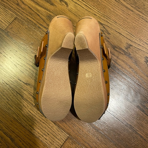 Gorgeous leather Isabel Marant clogs perfect for Fall and Winter - Picture 4 of 9